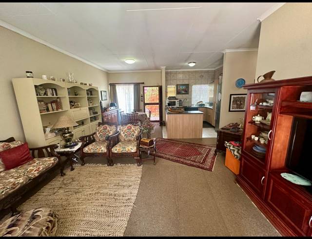 2 BEDROOM FREESTANDING FOR SALE IN SUNAIR PARK